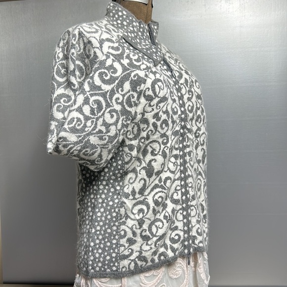Icelandic design cardigan full front 2 way zipper angora soft grey and white. - Picture 3 of 13